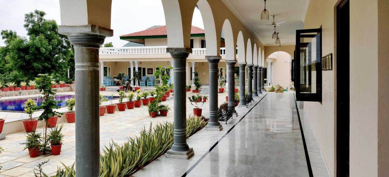 Premkunj Hotel Udaipur Eksteriør billede